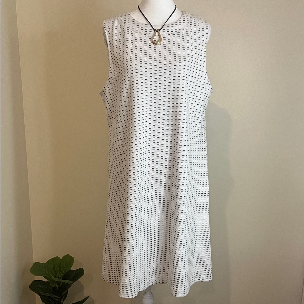 NWT Ann Taylor Women’s Black and White Sleeveless Midi Dress Size 12